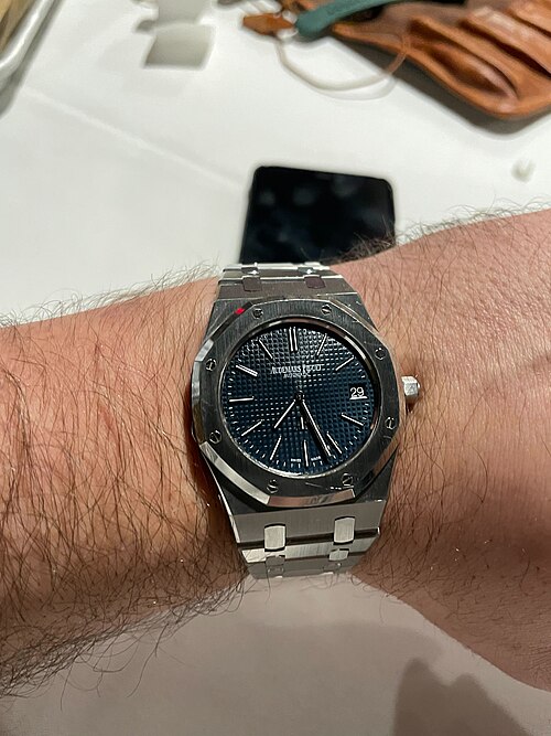 Audemars Piguet Royal Oak: Royal Oak Jumbo ref. 15202, blue dial (own work, 2022)
