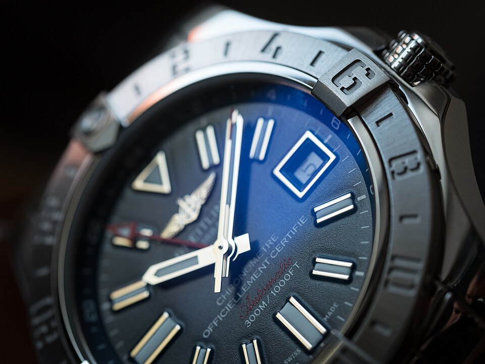 Breitling Avenger: Breitling Avenger II GMT, ref. A3239011/C872/170A (description names the reference)