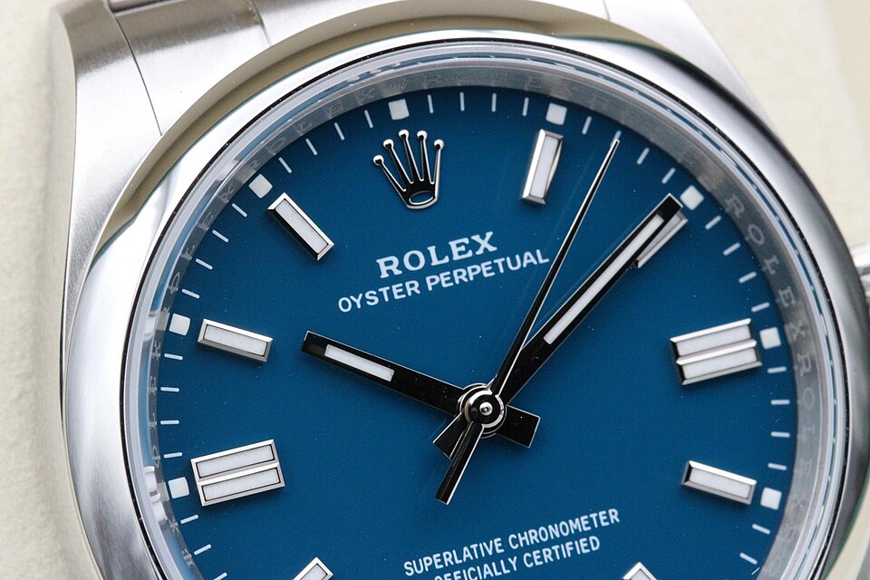 Rolex Oyster Perpetual: Med Blue dial of the Rolex Oyster Perpetual ref. 126000