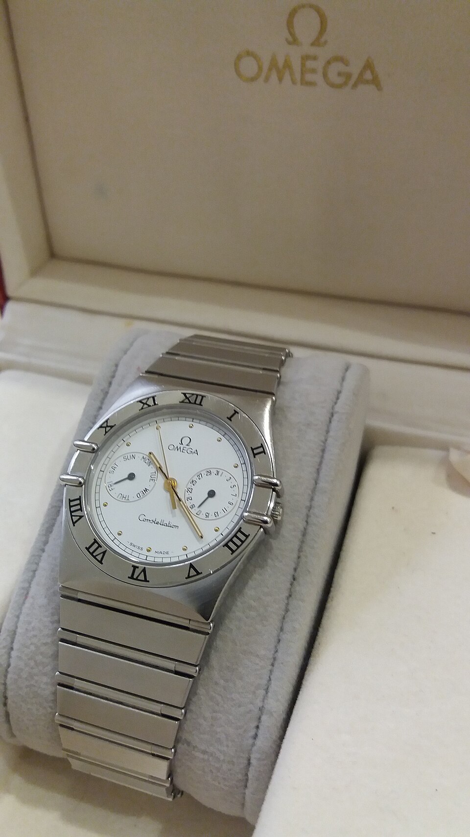Omega Constellation: Omega Constellation Manhattan day-date, 1980s quartz generation (reference not stated)