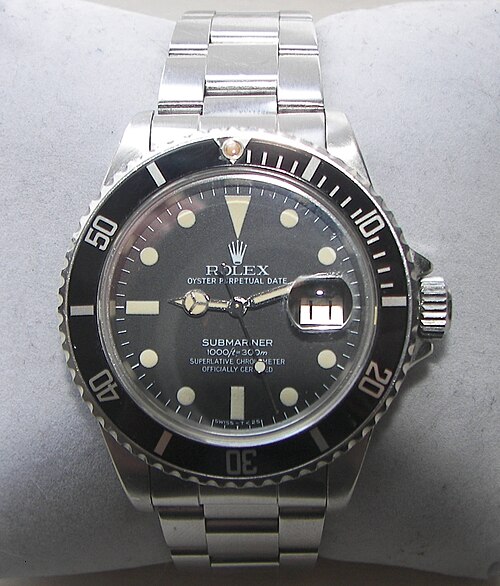 Rolex Submariner: Rolex Submariner (no date) on its Oyster bracelet